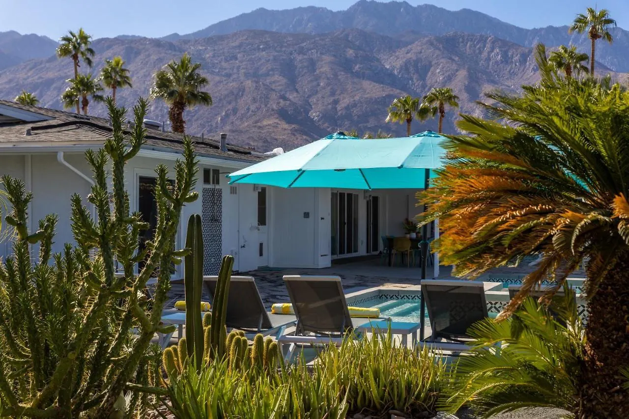 The Desert Xscape Pool & Views Palm Springs